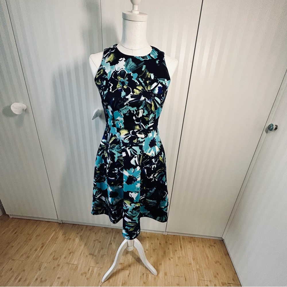 Donna Morgan blue black yellow floral fitted sleeveless dress Size 2